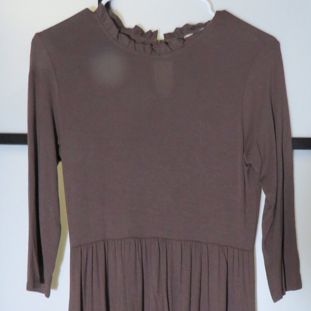Tea n Rose coco brown ruffle neck dress